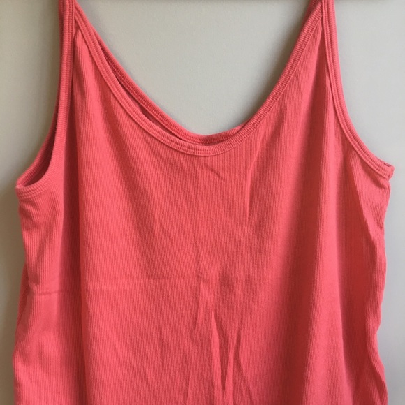 UNIVERSAL THREAD | pink v neck crop tank top - Picture 3 of 6